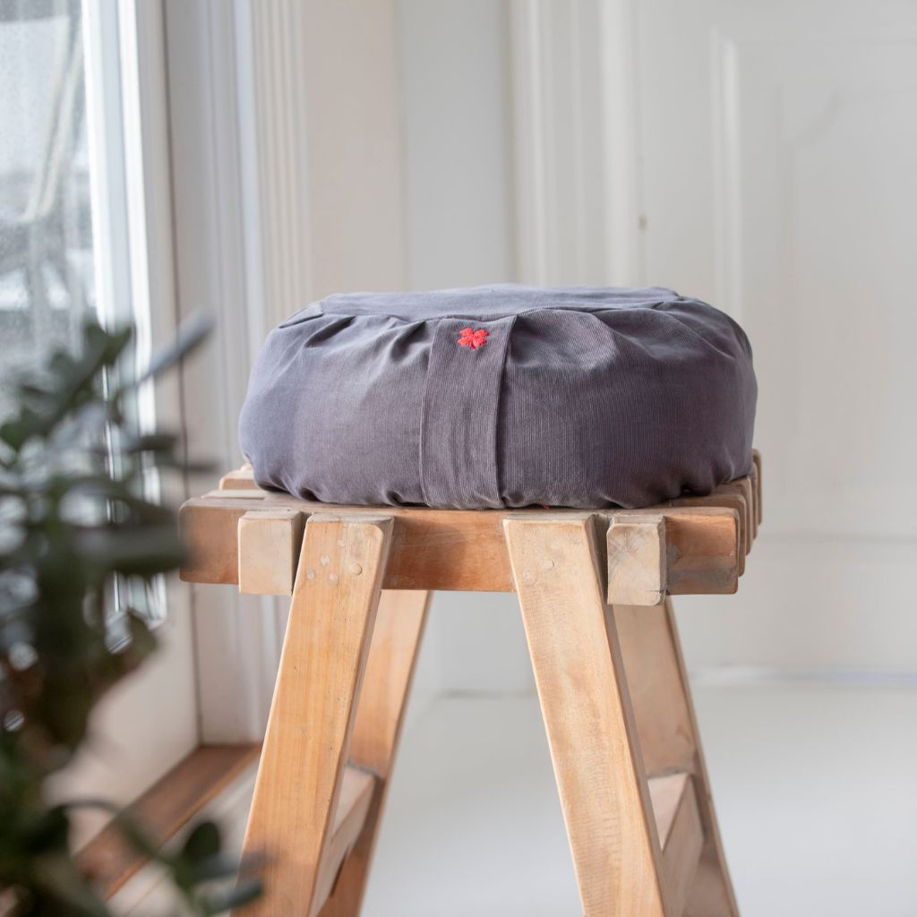 Meditationspude på skammel